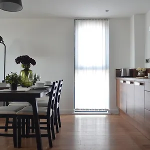 Teal 14: Centre Retreat With Panoramic Views Apartment Sheffield