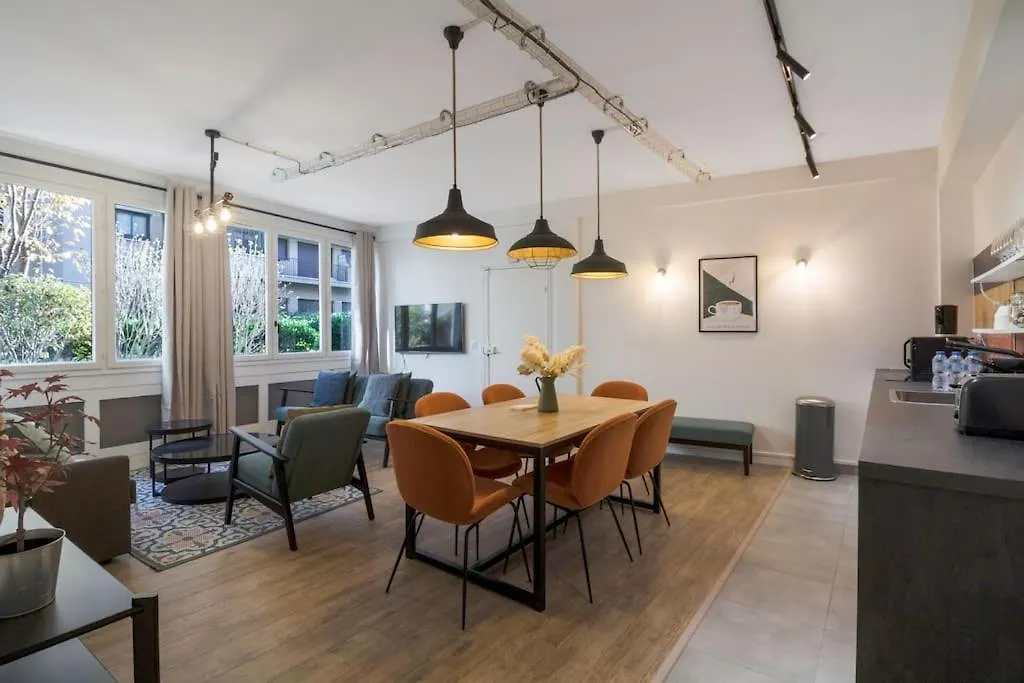 Brand New Flat For 8 People, 3 Bedrooms Paris France