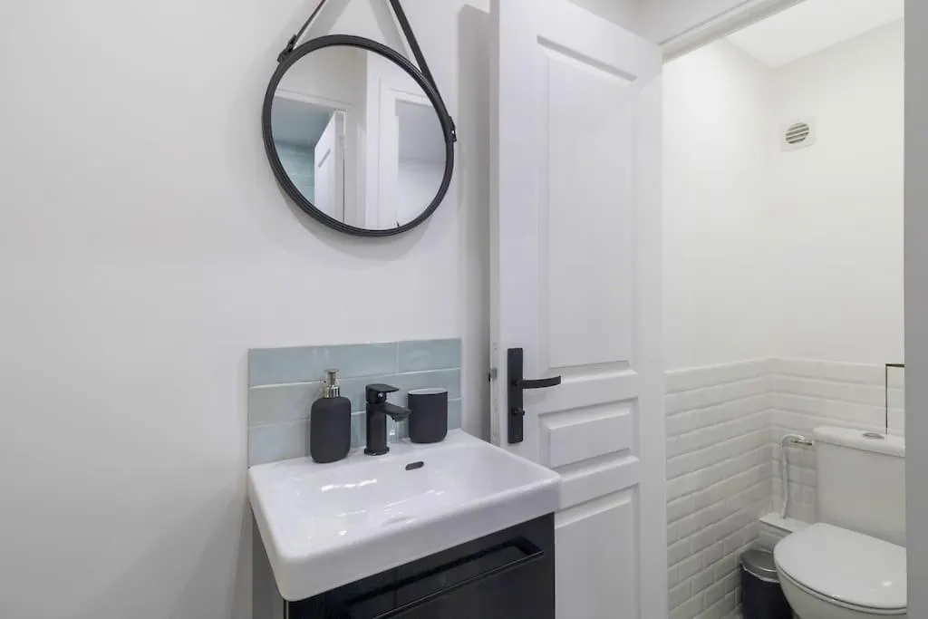 Brand New Flat For 8 People, 3 Bedrooms Paris Apartment
