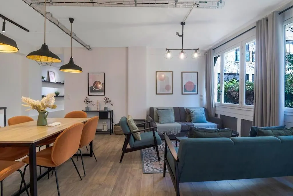 Brand New Flat For 8 People, 3 Bedrooms Paris Apartment